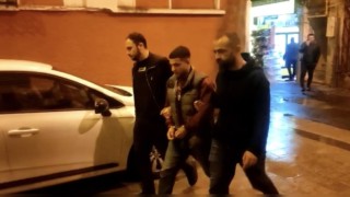 Taksimde bıçaklanarak gasp edilen genç dehşet anları anlattı