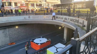 Taksimde Ukraynalı şahıs Savaşa hayır diyerek intihar girişiminde bulundu