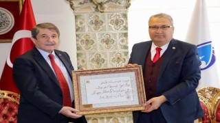 Tanrıverdi, Filistine dikkat çekti