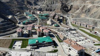 Taşınma işlemi tamamlanan Yusufelinde vatandaşlar yeni ilçeye alışmaya çalışıyor
