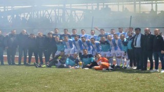 Tavşanlıda Çobanköyspor şampiyonluk kupasını aldı