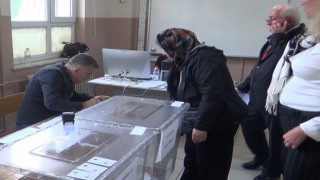 Tekirdağda yaşayan çifte vatandaşları oylarını kullandı