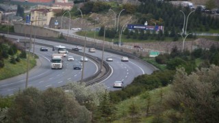 TEM Otoyolu Kocaeli geçişinde bayram trafiği akıcı seyrediyor