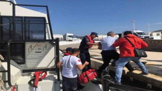 Ticari gemide rahatsızlanan vatandaşa tıbbi tahliye