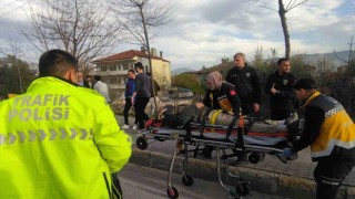 Tırın dorsesinin çarptığı motosiklet sürücüsü yaralandı