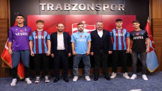 Trabzonspor alt yapısından yetişen 5 futbolcu ile profesyonel sözleşme imzaladı