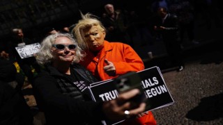 Trump hakim karşısında: Hakkındaki 34 suçlamayı reddetti