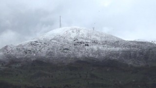 Tuncelinin yüksek kesimleri beyaza büründü