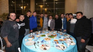 Tütüncü, AK Partili gençlerle sahur yaptı