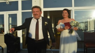 Ünlü oyuncu Serhat Özcan siyasete soyundu