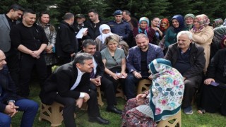 Vali Atay vatandaşın ayağına gidip sıkıntıları dinliyor
