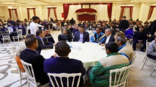 Vali Ayhan ve Başkan Canpolat, iftarda vatandaşlarla bir araya geldi