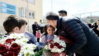 Vali Kızılkaya öğrenciler ile bir araya geldi