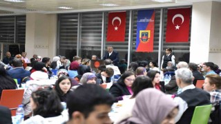 Vali Tuncay Akkoyun, şehit aileleri, gaziler ve yetim çocuklarla iftarda bir araya geldi