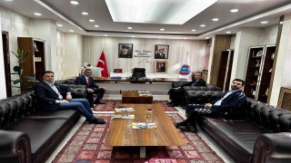 Validen Başkan Karadoğana tebrik ziyareti