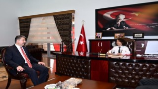 Valilik koltuğuna oturdu, “Depremde zarar gören yerlere yeşil alan yapılması” talimatı verdi