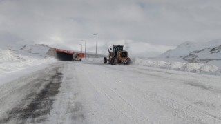 Van-Bahçesaray yolu ulaşıma açıldı