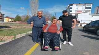 Vanlı Amcandan engelli aracı enkaz altında kalan depremzedeye yeni akülü araç