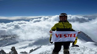 Vestel personelinden Türkiyenin beşinci büyük zirvesine on ikinci tırmanış