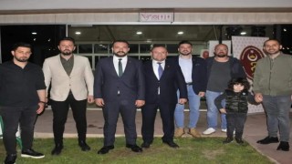 Veteriner hekimler depremzedeler için iftarda buluştu