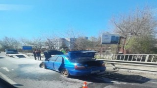 Yalovada seyir halindeki otomobil alevlere teslim oldu