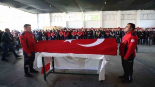 Yangında hayatını kaybeden itfaiye eri son yolculuğuna uğurlandı
