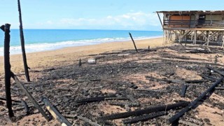 Yangında küle dönen otellere komşu çardaklar dron ile görüntülendi