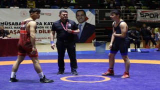 Yaşar Doğu U17 Serbest Güreş Türkiye Şampiyonası Samsunda başladı