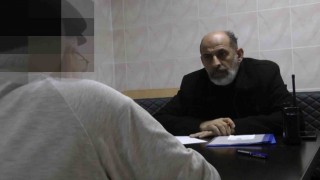 Yaşlı adam dolandırılmaktan eşi sayesinde kurtuldu