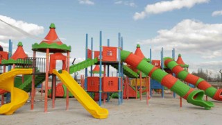 Yedigöllerde çocuk oyun parkının montajının tamamlandı