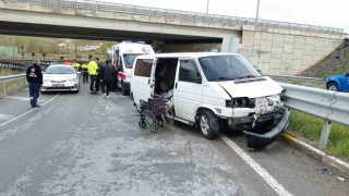 Yemin törenine giden aile kaza yaptı: 4 yaralı