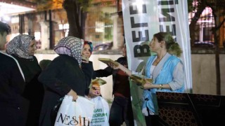 Yenişehir Belediyesi vatandaşlara yasin ve tesbih hediye etti