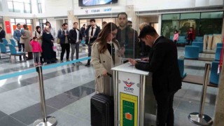 Yozgatta YHTnin ilk ücretsiz yolcuları Ankara ve Sivasa hareket etti
