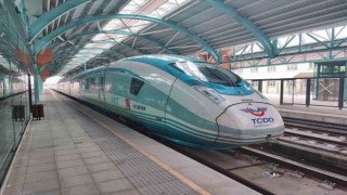 Yüksek hızlı tren Sivaslıları heyecanlandırdı