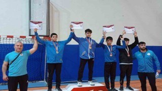 Yunusemreli güreşçiler Antalyada 5 madalya kazandı