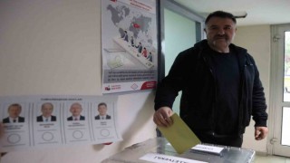 Yurtdışında kalan vatandaşlar oylarını kullanıyor