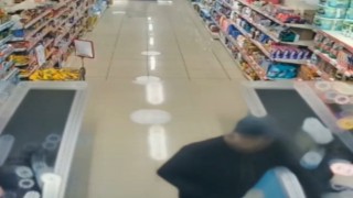 Yüzünde kadın çorabıyla market soyan bıçaklı soyguncu serbest bırakıldı