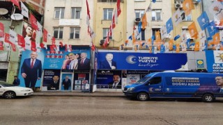 10 yaşındaki Yazan, CHP seçim bürosunda yaşadığı dehşeti anlattı: Önce itti, sonra tutup çayı üzerime döktü