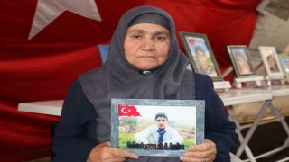 13 senedir evlat hasreti çeken anne: “HDP önünde umutla oğlumu bekliyorum”
