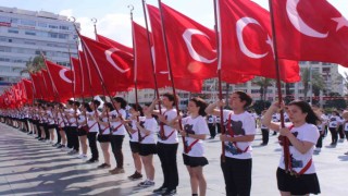 19 Mayıs İzmirde coşkuyla kutlandı