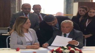 28. Dönem için kaydını ilk yaptıran MHP Adana milletvekili Ayşe Sibel Ersoy oldu