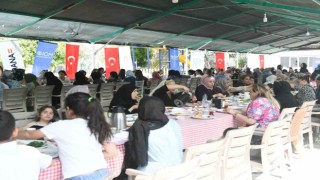 Adanada 4 milletten 250 anne buluştu