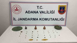 Adanada bir araçta 38 tarihi eser ele geçirildi