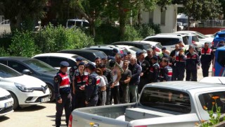 Adanada jandarmadan joker operasyonu: 16 gözaltı