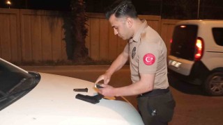 Adanada polis ve bekçiler el bombasıyla eylem yapacak PKKlı teröristi yakaladı