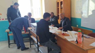 Adilcevazda oy verme işlemi başladı