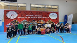 Afyonkarahisarda badminton şenliği sona erdi