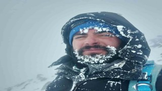 Ağrı Dağına tırmanan dağcılar eksi 35 derecede zirve yaptı