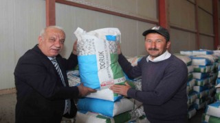 Ahlatta 87 çiftçiye 34 ton sertifikalı kuru fasulye tohumu dağıtıldı
