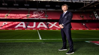 Ajaxta Edwin van der Sar, CEOluk görevinden ayrılma kararı aldı
